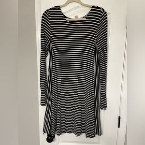 Old Navy black and white striped dress